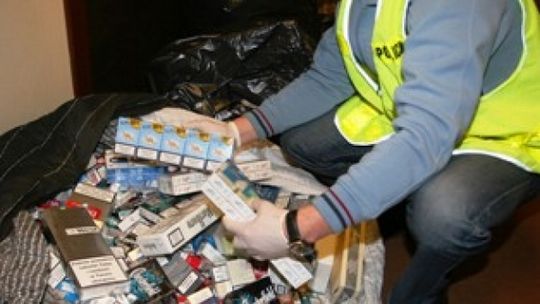 Okradli stację paliw, mieli prezerwatywy z innego włamania