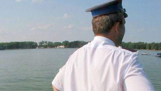 Okuninka: Kompletnie pijani pływali rowerem wodnym po jeziorze