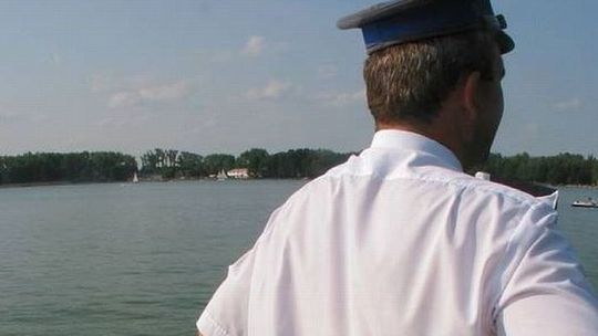 Okuninka: Skoczył do jeziora na główkę i się zabił