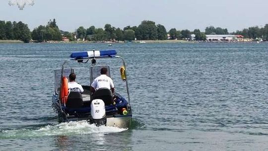 Okuninka: Zasnął na środku jeziora