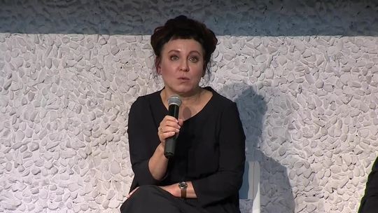 Olga Tokarczuk: Szczucie na ludzi LGBT jest cyniczną grą, może doprowadzić do katastrofy