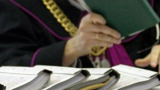 Omal nie zabił nożem sąsiada. Osiem lat więzienia