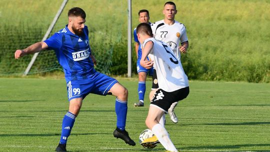 Omega Stary Zamość -  Igros Krasnobród 7:1. Gdzie dwóch się bije tam trzeci korzysta