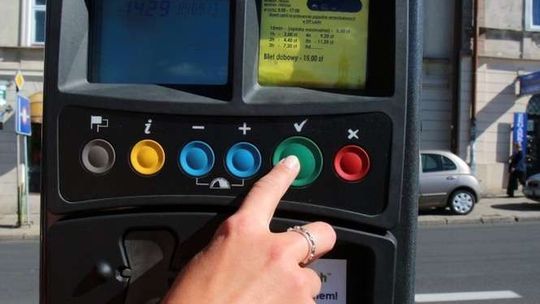 Oni chcą zarabiać na Strefie Płatnego Parkowania. Są dwie oferty