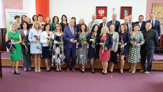 Oni cudze dzieci uczą. Burmistrz docenił nauczycieli