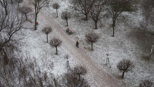 Opady marzącego deszczu ze śniegiem lub mokrego śniegu. Ostrzeżenie synoptyków