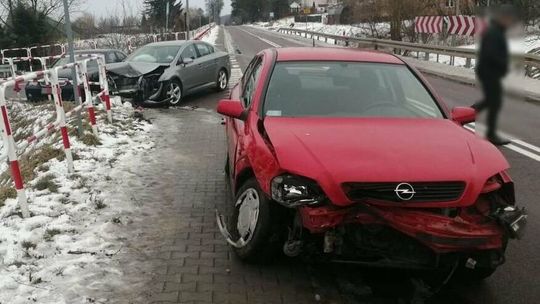 Opel w toyotę, a toyota w mercedesa. Jedna osoba ranna