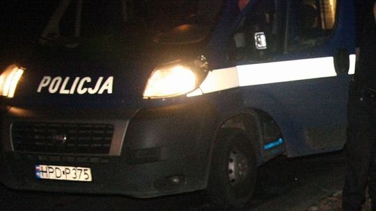 Opel wpadł do rowu. Wszyscy pijani