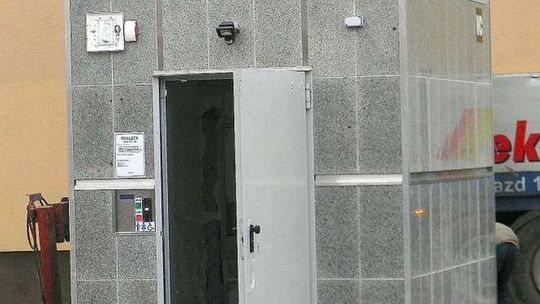 Opole Lubelskie: Montują toaletę publiczną