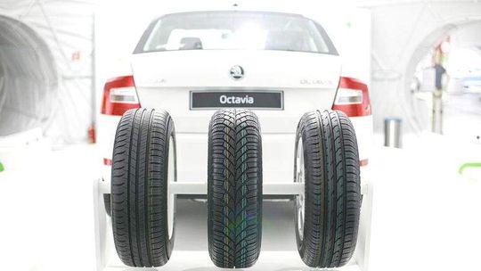 Opony jadą na wymianę. Jak przygotować samochód na wiosnę?