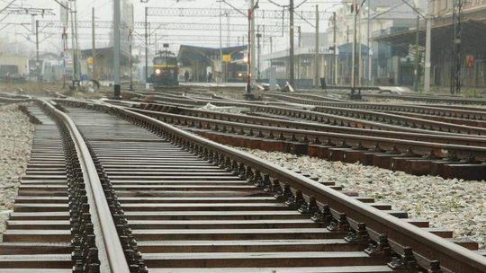 Opóźnienia pociągów po opadach marznącego deszczu