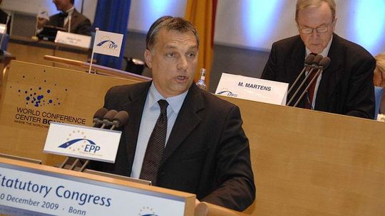 Orban triumfuje na Węgrzech, sukces skrajnych narodowców