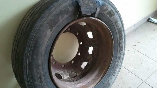 Orchówek: Mężczyzna zginął podczas pompowania koła ciężarówki