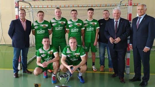 Orion Dereźnia najlepszy w XXVIII Otwartych Okręgowych Mistrzostw w Halowej Piłce Nożnej Seniorów