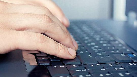 Orlen miał dać zarobić, a przez oszusta tylko stracił pieniądze