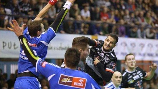 Orlen Wisła Płock - Azoty Puławy 40:37. Zagrają o brązowy medal