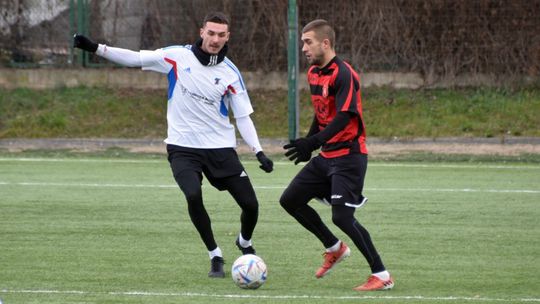 Orlęta Spomlek – Stal Poniatowa 6:1. Sparing na szóstkę i kolejne testy