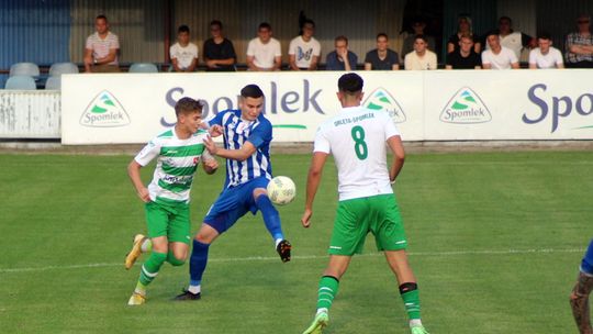 Orlęta Spomlek – Tomasovia 1:0. Rzut wolny za trzy punkty