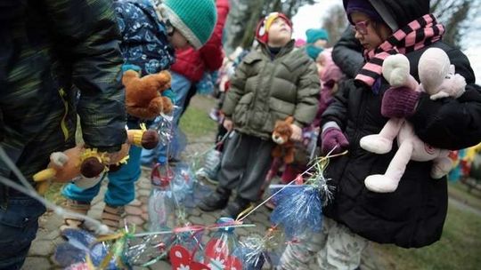 Osiedlowa choinka na LSM już ubrana (zdjęcia)