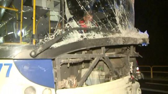 Osiem osób rannych w zderzeniu autobusu z ciężarówką pod Krakowem