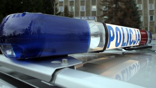 Osowa: Kierowca bez prawa jazdy staranował radiowóz