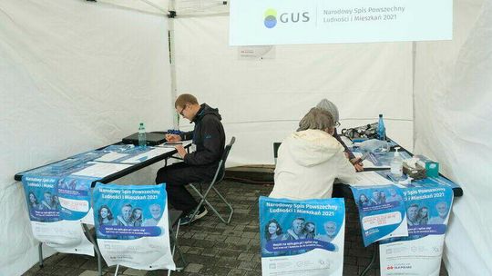 Ostatni dzień na spis powszechny, gdzie to zrobić? Dziś urzędy otwarte nawet do północy