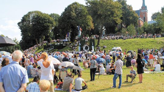 Ostatnia nadzieja mieszka w Wąwolnicy. Księga Łask zawiera spis setek uzdrowień