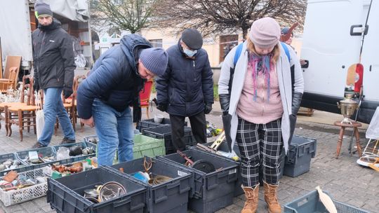Ostatnia w tym roku lubelska giełda staroci. Wszystko po 2, czy po 300 zł?