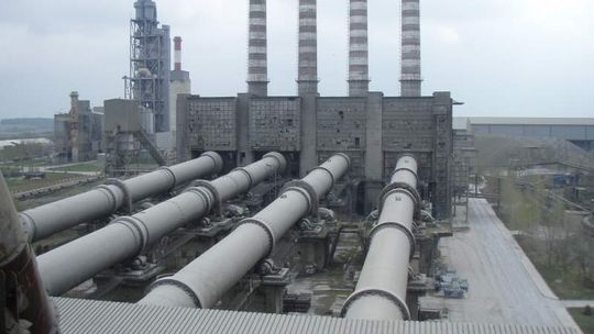 Ostatnie chwile wielkich kominów. Pierwszy wybuch w środę