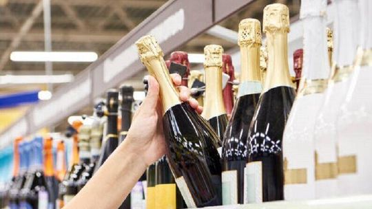 Ostatnie zakupy w tym roku. Czy w sylwestra sklepy będą otwarte?