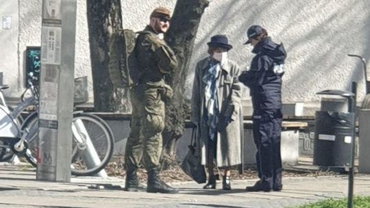 "Ostatnio wszyscy jesteśmy cięci na policję". Ale to zdjęcie i wpis taksówkarza udostępnili nawet lubelscy policjanci