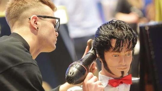 Ostra walka na nożyczki. Mistrzostwa Fryzjerstwa Juniorów w Lublinie