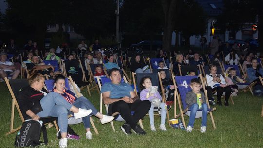 Ostrów zaprasza na seans i leżaki