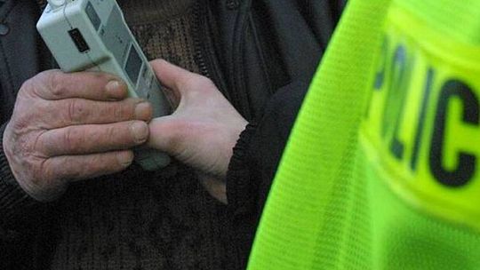 Ostrówek: Pijany rowerzysta wpadł dwa razy w ciągu 3 godzin