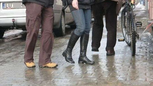 Ostrzeżenie dla woj. lubelskiego. Uwaga kierowcy i piesi!