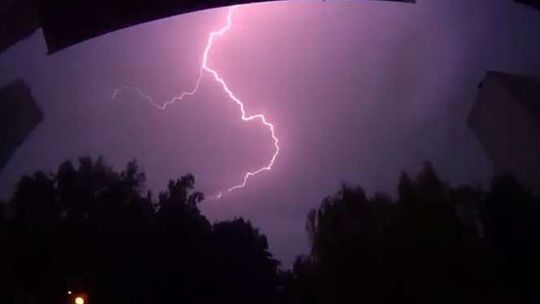 Ostrzeżenie przed burzami z gradem i porywistym wiatrem