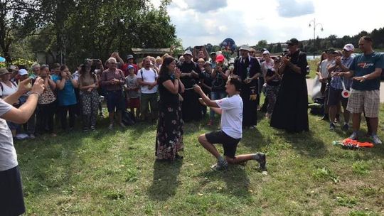 Oświadczył się podczas pielgrzymki do Częstochowy