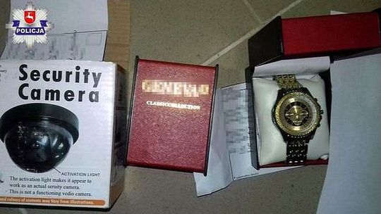 Oszuści pod supermarketem. Podawali się za obywateli Słowacji