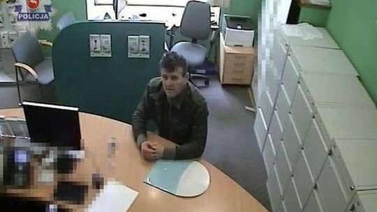Oszust miał podrobiony dowód mieszkańca Lublina. Wziął kredyt, kupił laptopa na raty