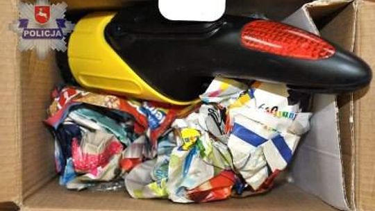 Oszustwo w Internecie. Chciał się zamienić, zamiast telefonu dostał latarkę