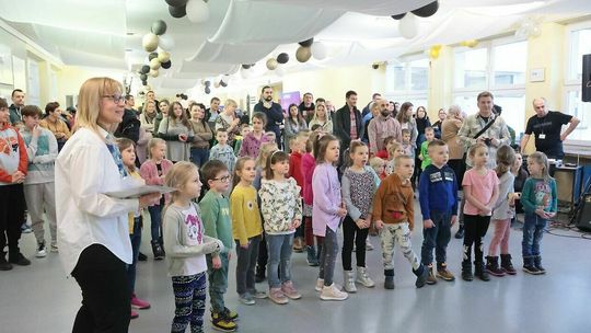 Otwierają drzwi i kuszą nowych uczniów. Co do zaoferowania ma jedna z największych szkół w Lublinie?