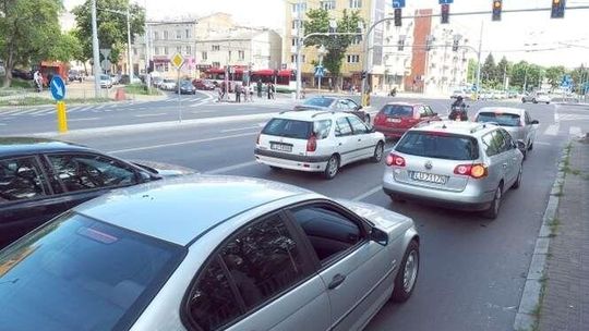 Otworzyli ul. Muzyczną i włączyli sygnalizację. Kierowcy utknęli w korkach
