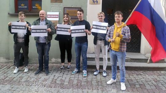 Otworzyli w Lublinie „konsulat Rosji”. Happening działaczy lewicy