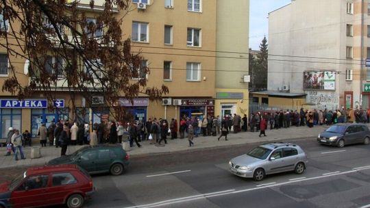 Pacjenci wykupują leki przed końcem roku. Z receptą w kolejce (zdjęcia)