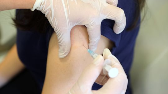 "Pacjent może w pewnym momencie stracić orientację i zacząć wierzyć w teorie, które zaprzeczają pandemii"