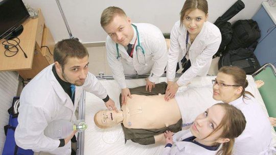 Pacjent na niby, leczenie naprawdę. Jak działa symulator chorego?