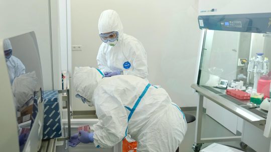 Pacjent po przeszczepie płuc doczekał się testu na koronawirusa