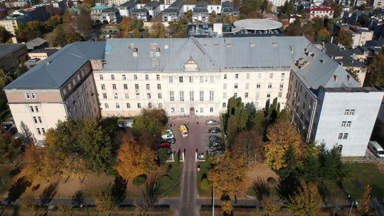 Pacjent z nowotworem czekał i czekał. Aż go zoperowali