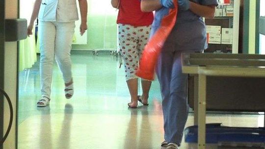 Pacjentka 9 godzin leżała w izbie przyjęć, nie żyje. Lekarka i pielęgniarka przed sądem