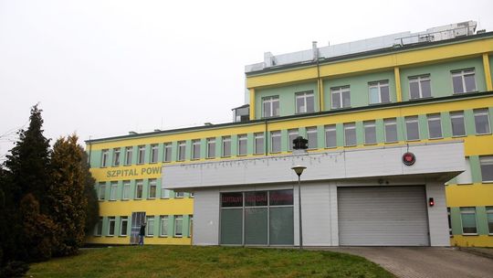 Pacjentka z COVID-19 w szpitalu w Kraśniku. Ale oddziałów nie trzeba zamykać